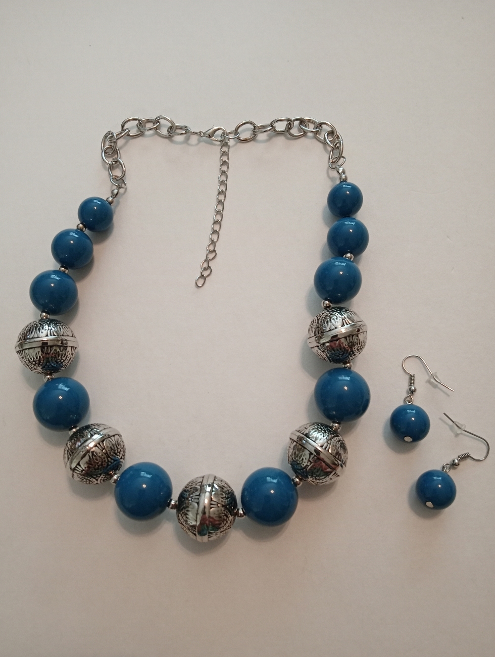 #1205.  Blue & Silver Toned, Acrylic Necklace And Earring Set